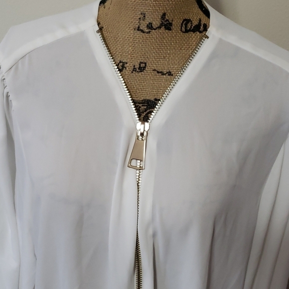 3xl white shear blouse. Like new - Picture 2 of 3